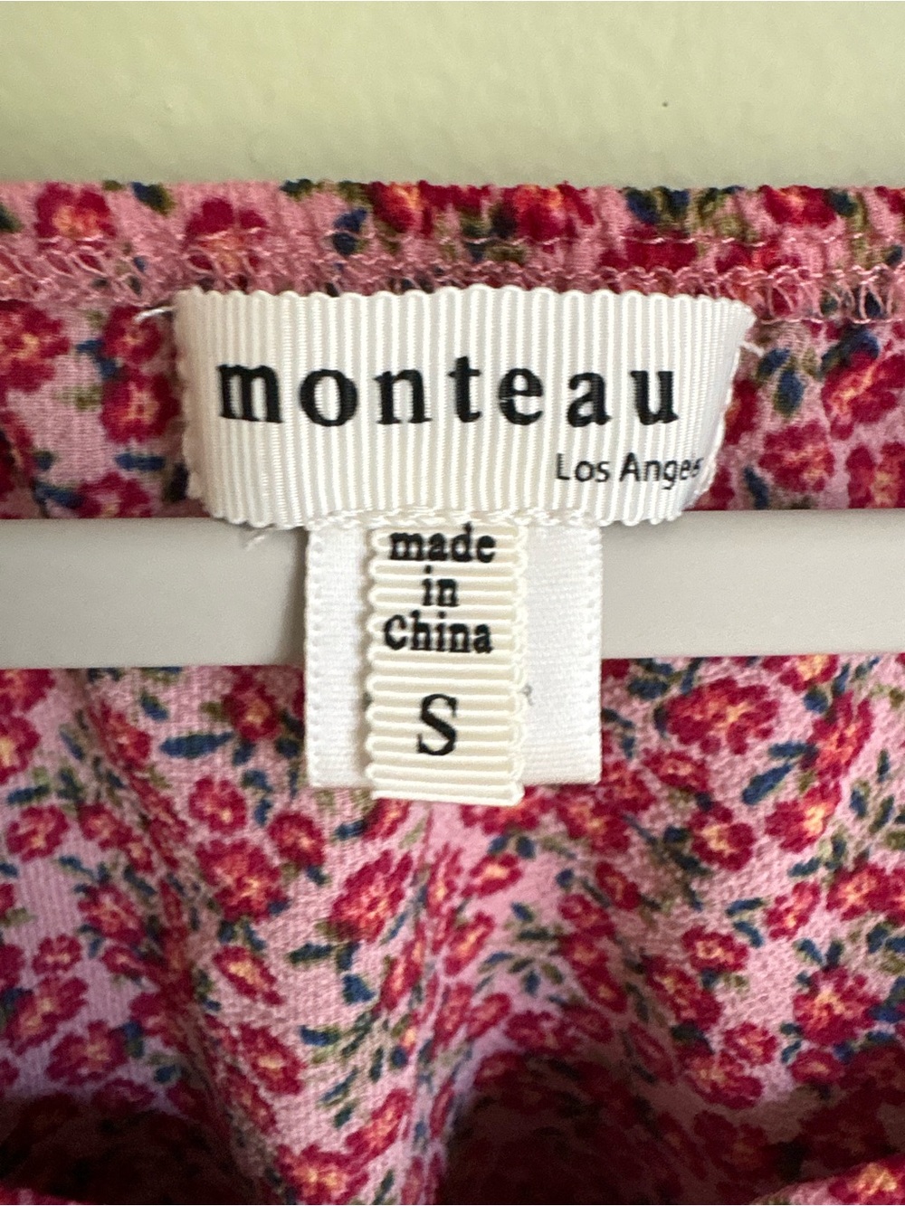 Monteau Pink Floral Smocked Crop Top w/short flutter sleeves. Small. Great shape - Picture 9 of 15